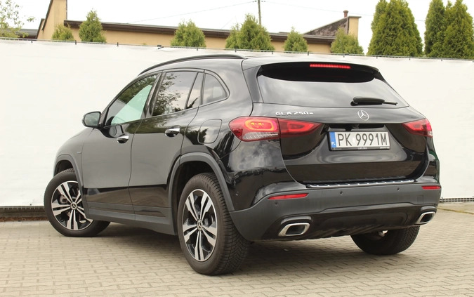 Mercedes-Benz GLA cena 147000 przebieg: 32600, rok produkcji 2020 z Stryków małe 121